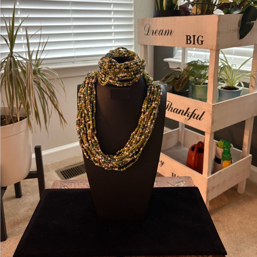 NWOT Handmade Boho Beaded Chocker Necklace & Stretch Bracelet Set Size-OSFM